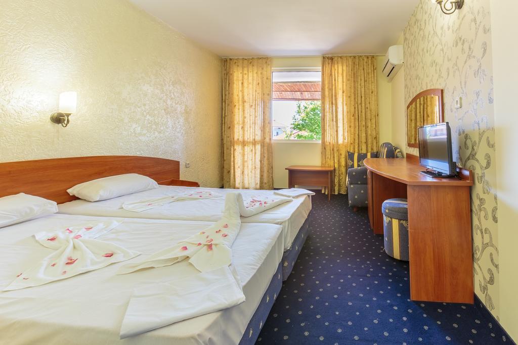 Hotel Csernomorec Kültér fotó